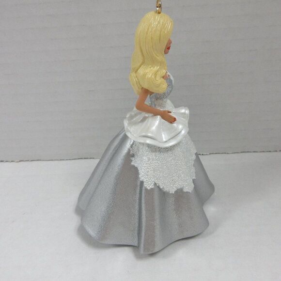 AMERICAN GREETINGS Holiday Barbie Christmas Ornament 25 Anniversary Edition 2013 - Picture 3 of 16